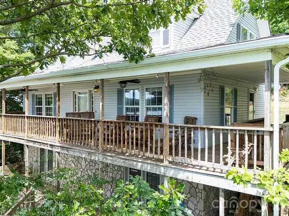 273 Lakewood Cir #126 & 127, Troy, NC 27371
