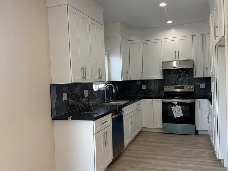 10925 Chapman Ave — Photo 9
