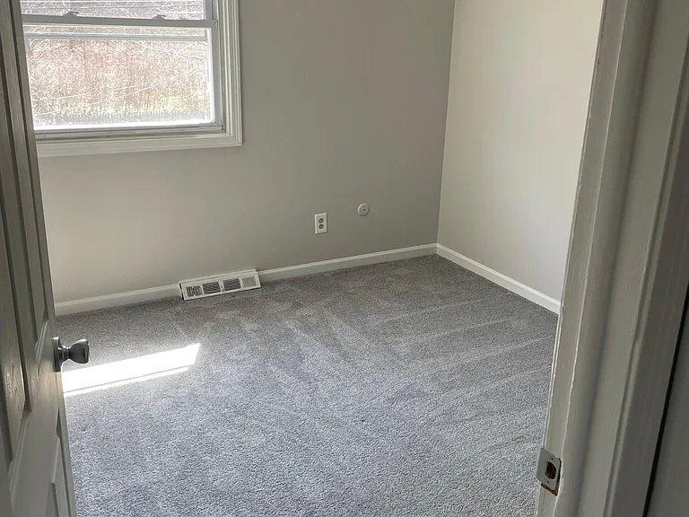 73 Marine Dr — Photo 4