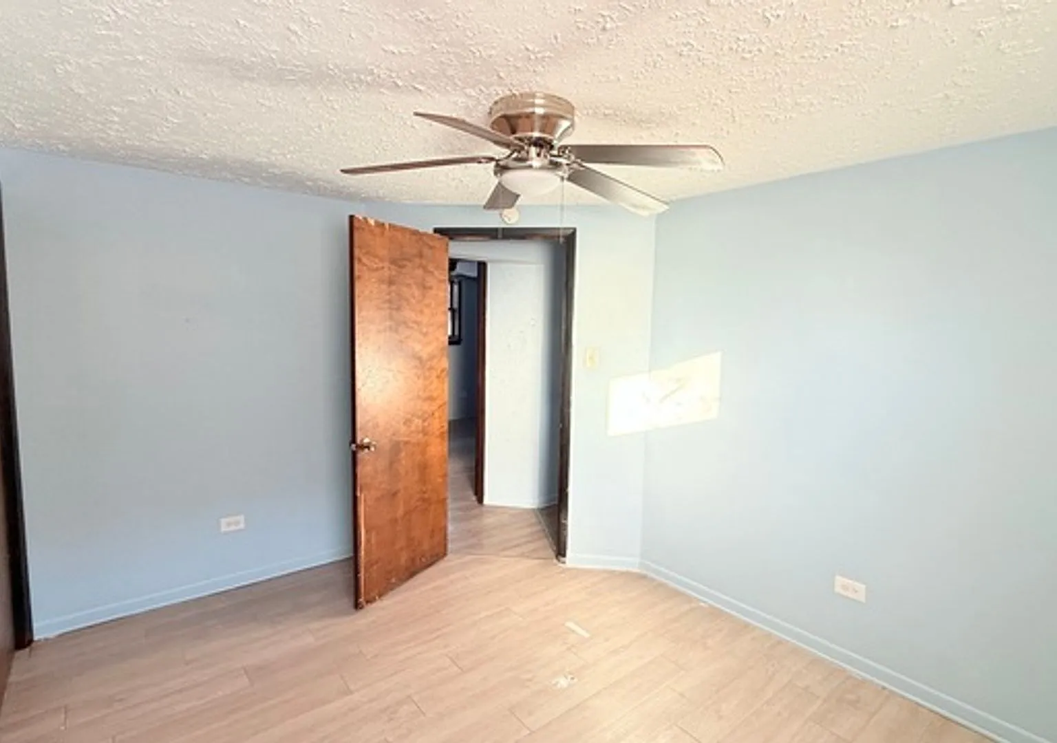 15020 Woodlawn Avenue — Photo 3