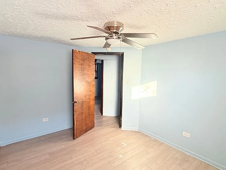 15020 Woodlawn Ave — Photo 3