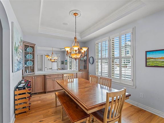 5th image of 1223 Newbury Highland