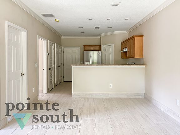 5th image of 2425 E Johnson Ave #A