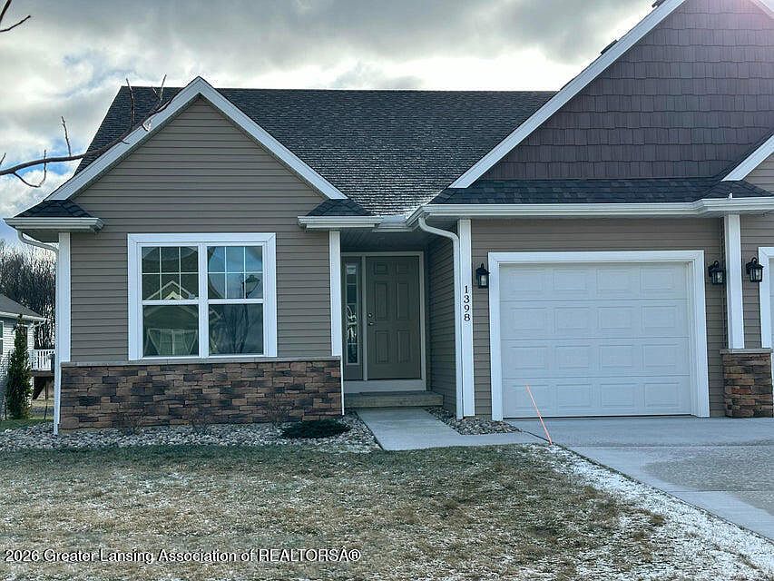 1st image of 1398 Superior Dr #27