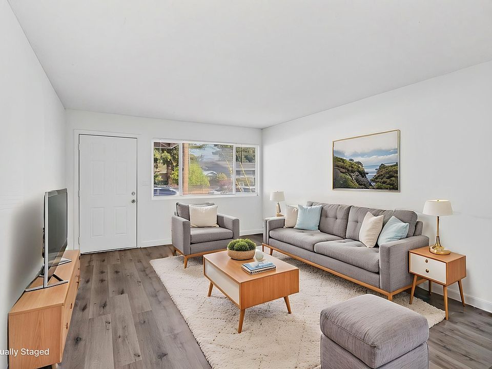 Living room - Virtually Staged
