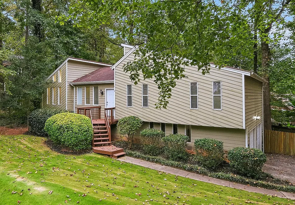 317 Lake Forest Dr