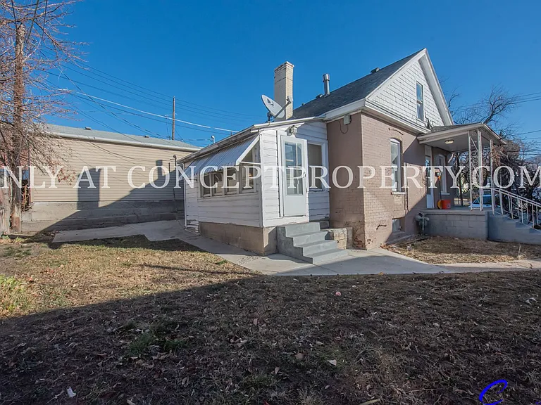 227 E St — Photo 90