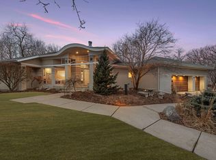 1611 Linner Ct, Wayzata, MN 55391