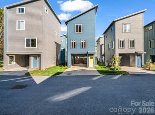 9 W Citra St, Arden, NC 28704