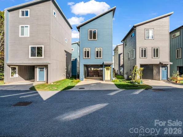 9 W Citra St, Arden, NC 28704