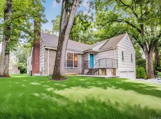 20 Club Way, Hartsdale, NY 10530