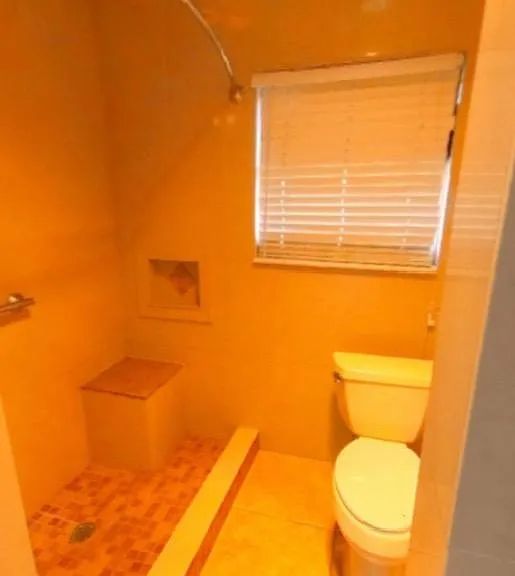838 Lawrence St — Photo 10