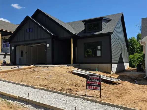 2011 Mary Ella Drive #230, Georgetown, IN 47122