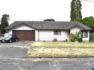 320 11th Ave, Sweet Home, OR 97386