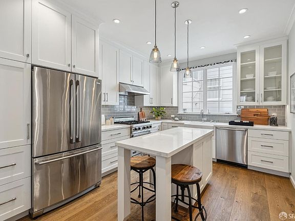 4th image of 2774 Jackson St