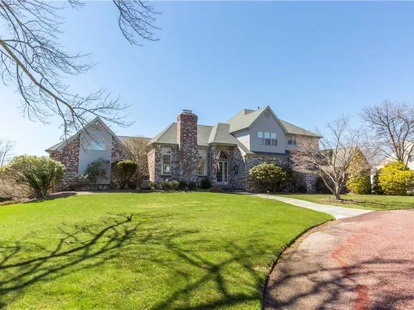 23 Port Cir, Warwick, RI 02889