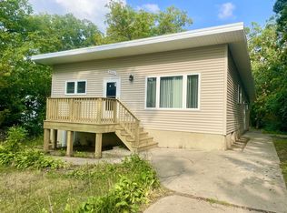 5704 Wonder Woods Dr, Wonder Lake, IL 60097