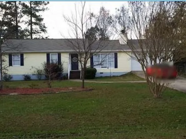 72 Wellington Dr, Hull, GA 30646