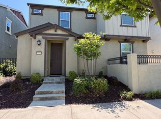 2226 Village Green Dr, Roseville, CA