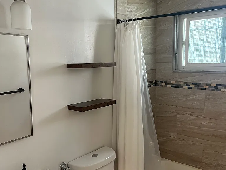 2-1224 N Mansfield Ave — Photo 14