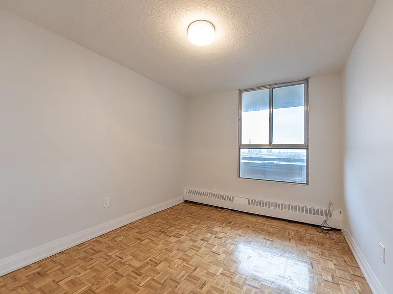 4001 Steeles Ave W — Photo 18