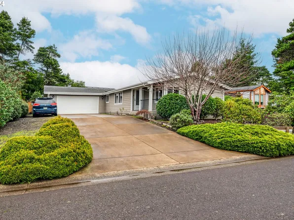 1621 N Siano Loop, Florence, OR 97439