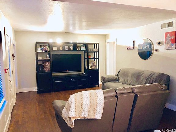 2nd image of 3575 Ely Ave