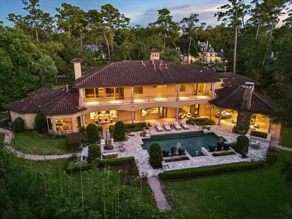 327 E Friar Tuck Ln, Houston, TX 77024