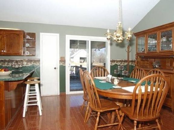 Spacious Breakfast Room