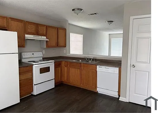 3 bed, 1494 sqft, $1,575 — Photo 3