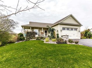 20 S Village Dr, Cazenovia, NY 13035