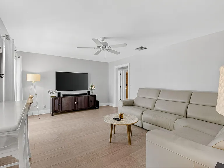 4690 Palo Verde Dr — Photo 9