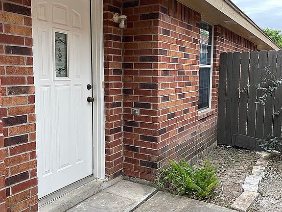 4th image of 1917 Ash Cir