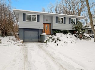 1835 W Weathersfield Way, Schaumburg, IL 60193