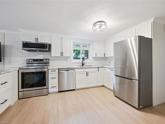 3rd image of 26 Market St