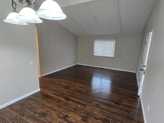 4th image of 39 Lilac St