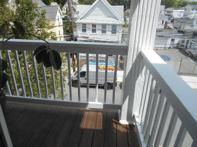 1 bed, 650 sqft, $2,100 — Photo 4