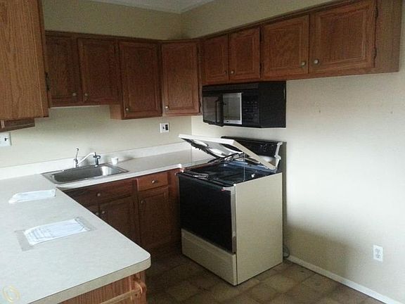 3rd image of 2090 Emeline St #1