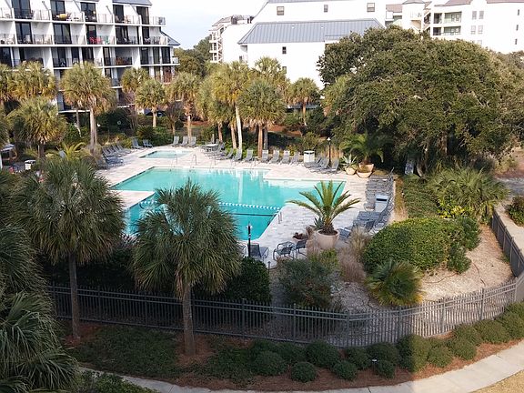 overlooks pool