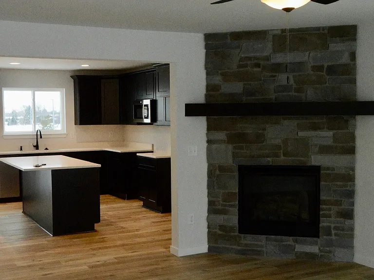 664 E Bluff Cir — Photo 10