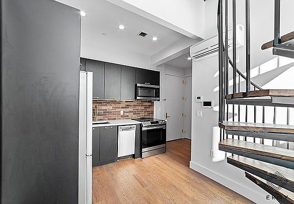 3rd image of 97 Varet St #4