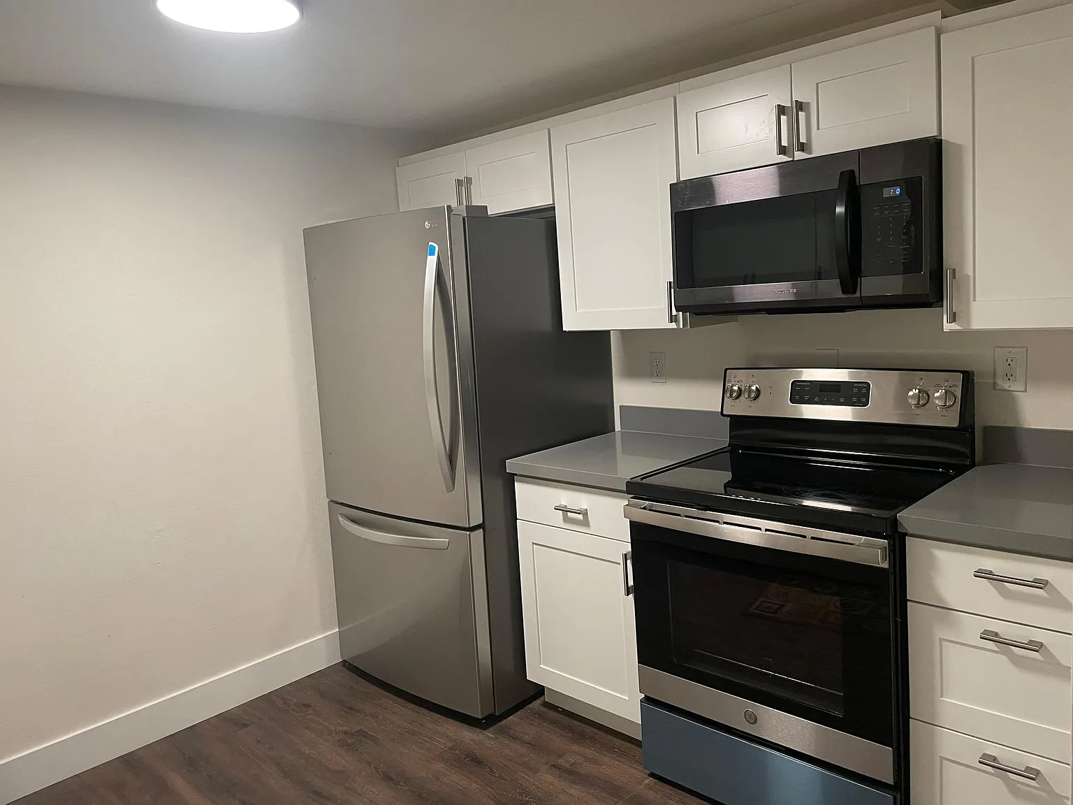 2 bed, 1200 sqft, $2,100 — Photo 3