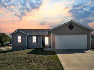 2411 Quail Ridge Dr, Janesville, WI 53545
