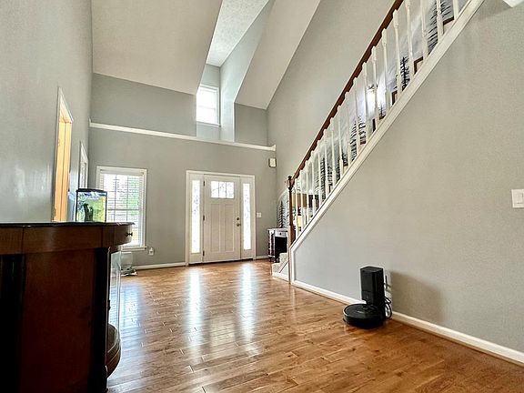 3rd image of 544 Ryan Cir