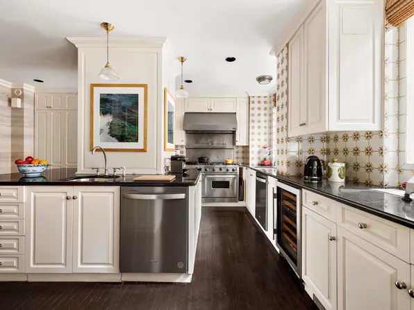 137 East 66th Street image 9 of 17