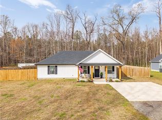 209 Newbern Dr, Knotts Island, NC 27950