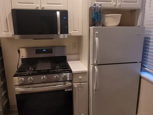 60 Queensberry St APT 2, Boston, MA 02215