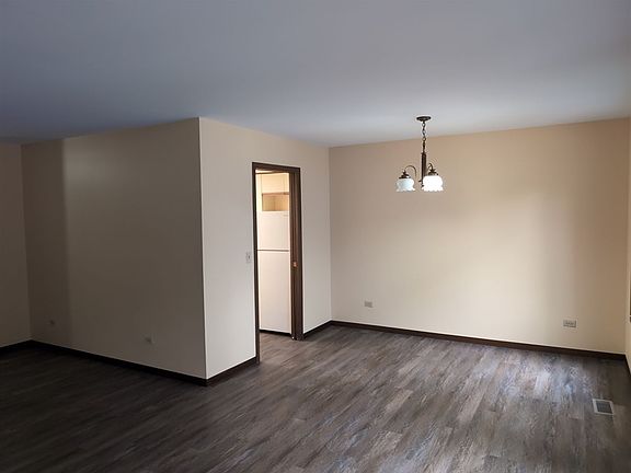 4th image of 242 W Slade St APT 2E