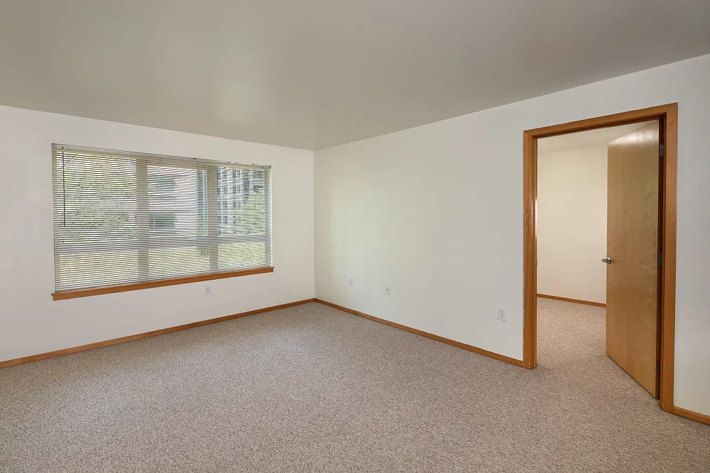 Stewart Court Apartments — Photo 4