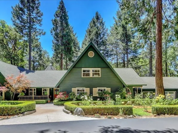 13507 Loma Rica Dr, Grass Valley, CA 95945